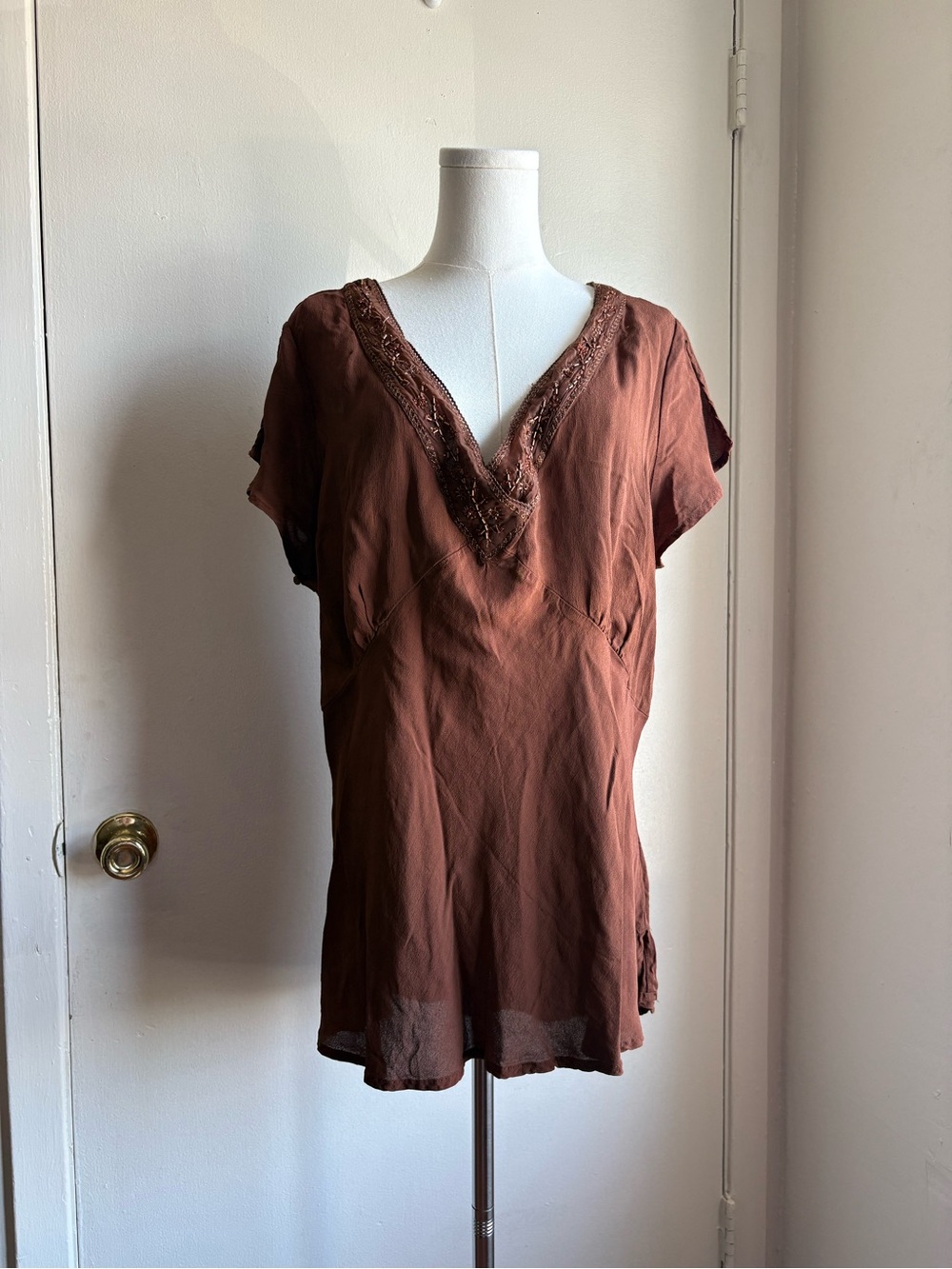 faded glory brown sheer short sleeve v-neck blouse